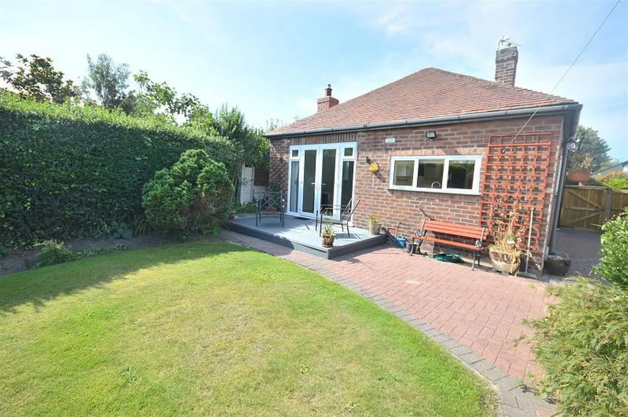 Wincham Road, Sale, photo 10