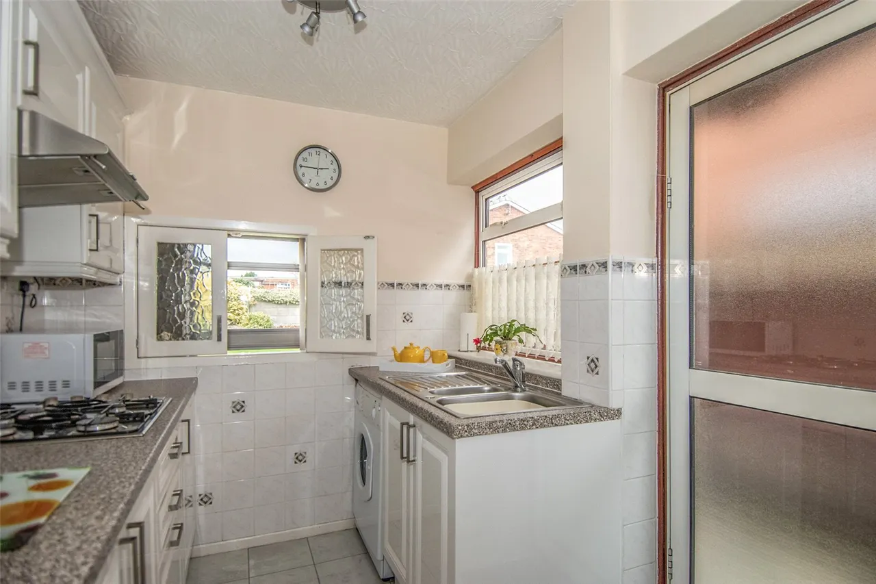 Swift Close, Bromsgrove, Worcestershire, B61 7BS, photo 5