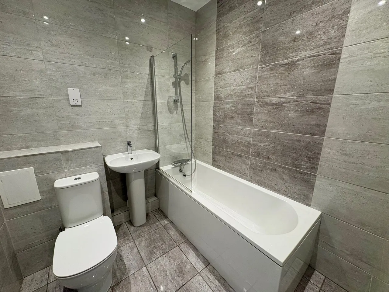 Empire Court, Whitley Bay, NE26, photo 12