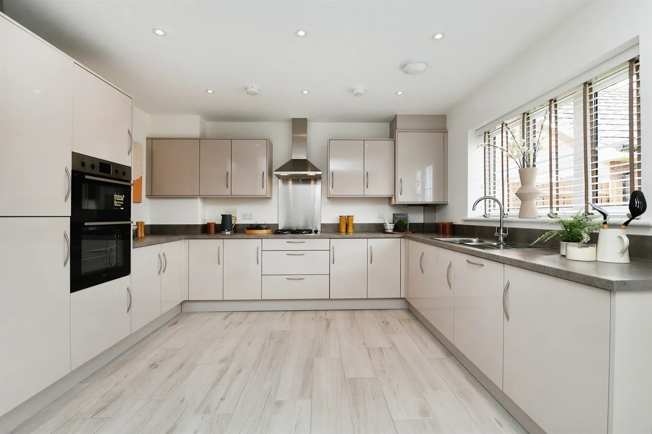 Meadow Gardens, Hartley Brook Road, Clacton-On-Sea, photo 5