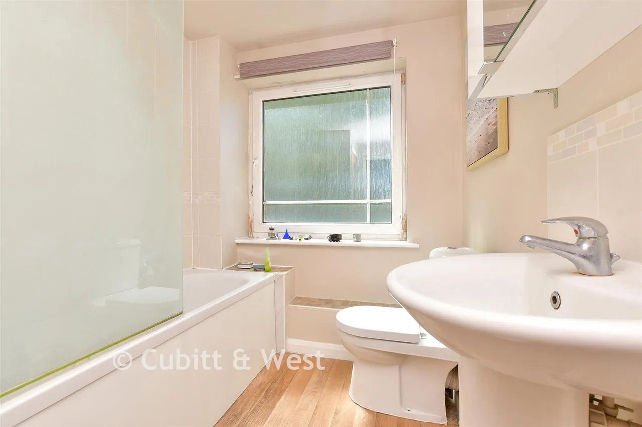 Buffers Lane, Leatherhead, KT22, photo 6