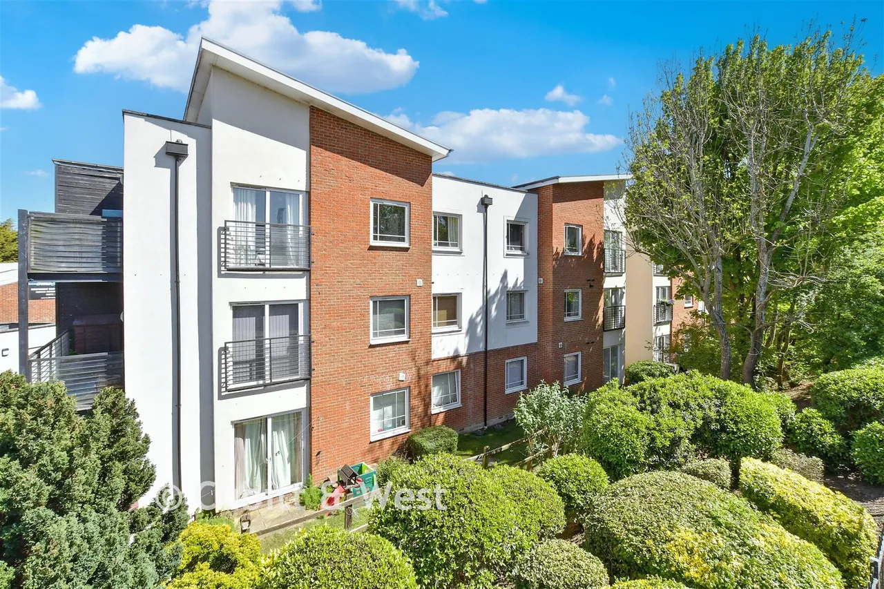 1 bed flat for sale, Buffers Lane, Leatherhead, KT22