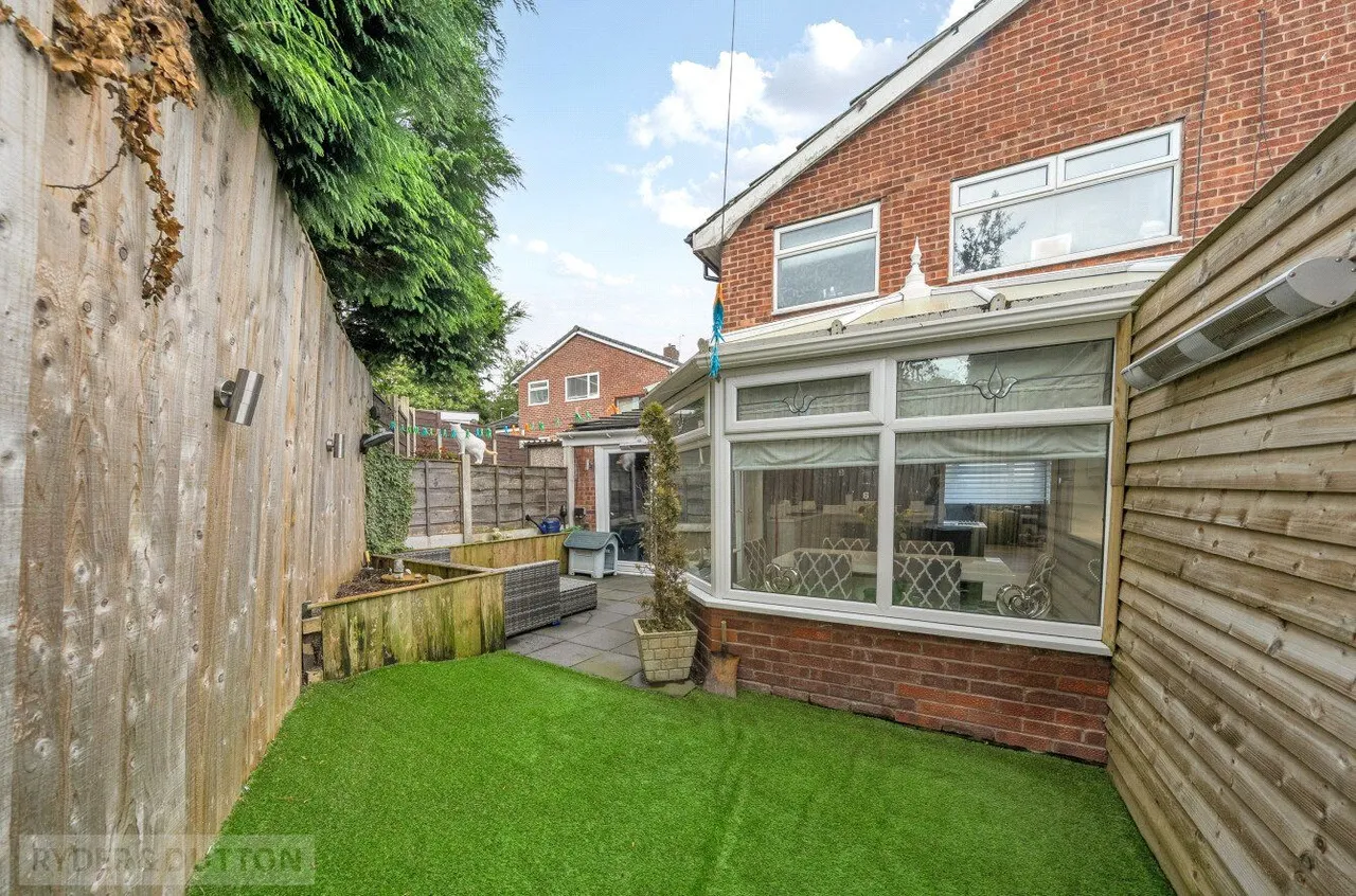 Kendal Drive, Shaw, OL2, photo 14