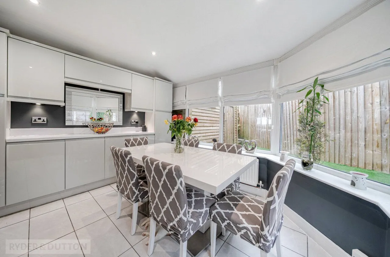 Kendal Drive, Shaw, OL2, photo 7