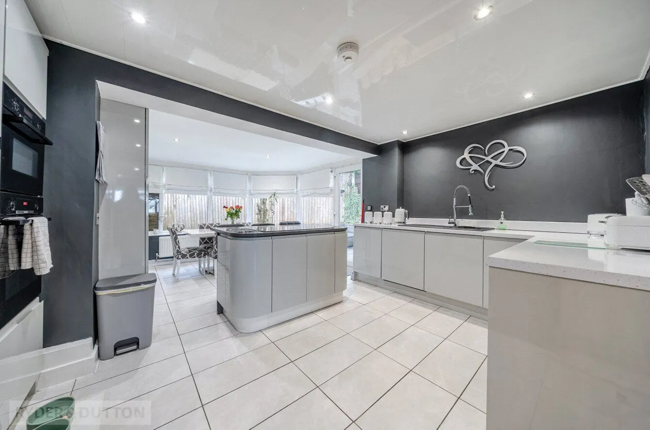 Kendal Drive, Shaw, OL2, photo 5