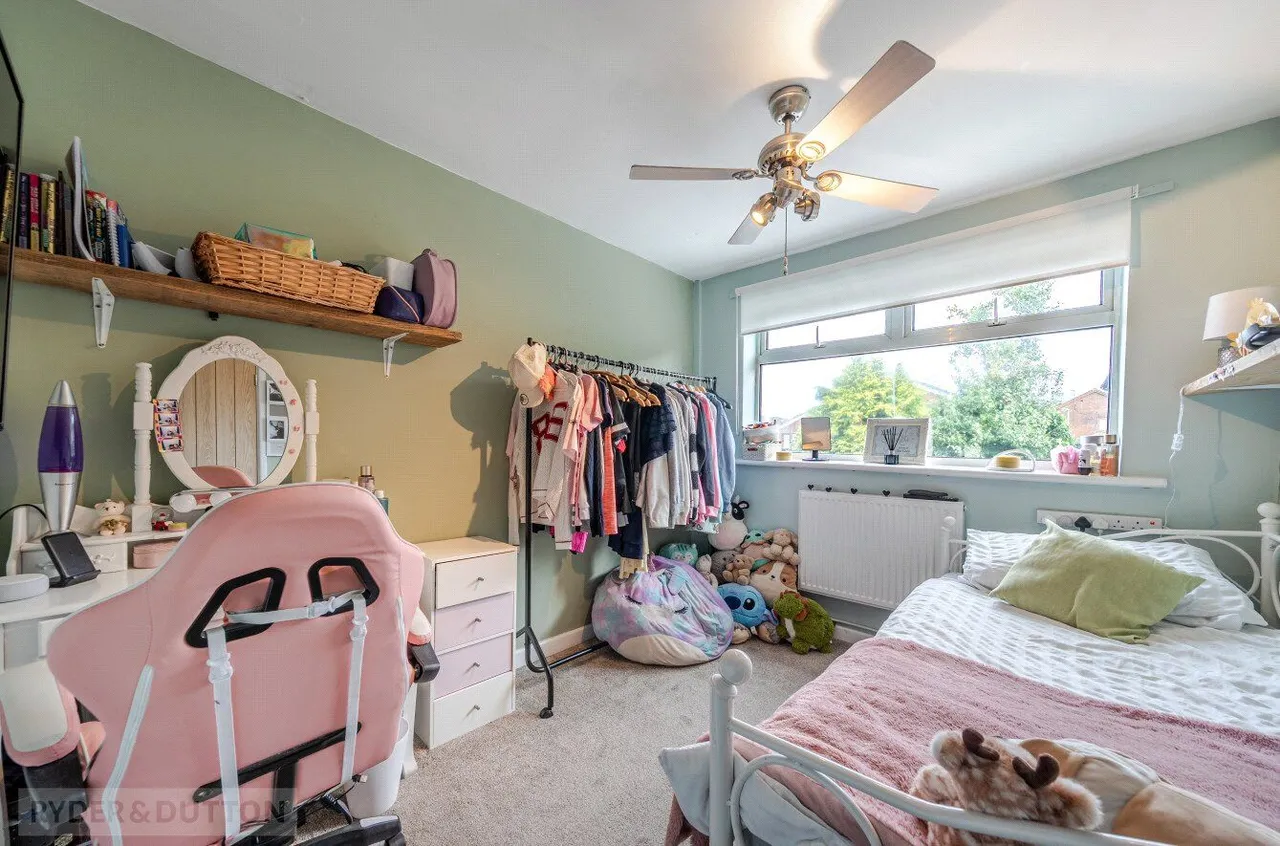 Kendal Drive, Shaw, OL2, photo 10