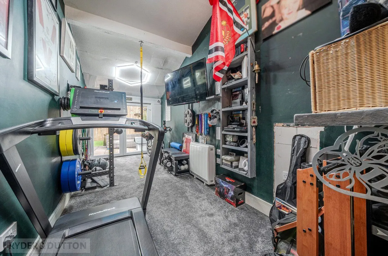 Kendal Drive, Shaw, OL2, photo 18
