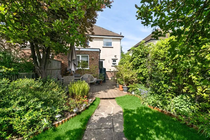 Molesey Road, Hersham KT12 4SQ, photo 16