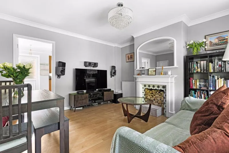 Molesey Road, Hersham KT12 4SQ, photo 5