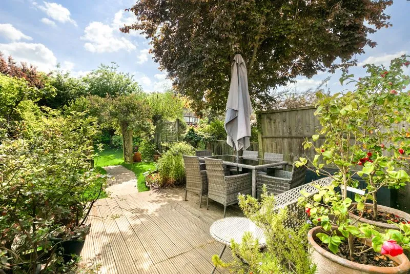 Molesey Road, Hersham KT12 4SQ, photo 14