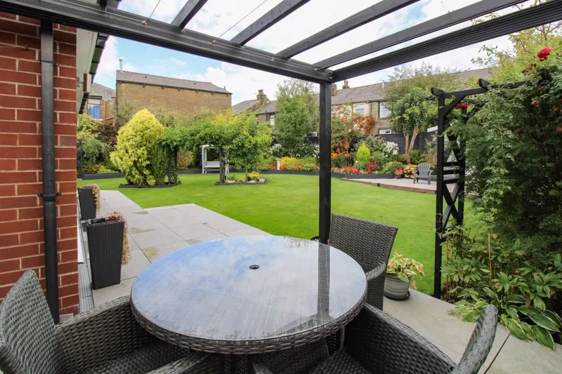 Ladyhouse Close Milnrow, Rochdale OL16 4EB, photo 28