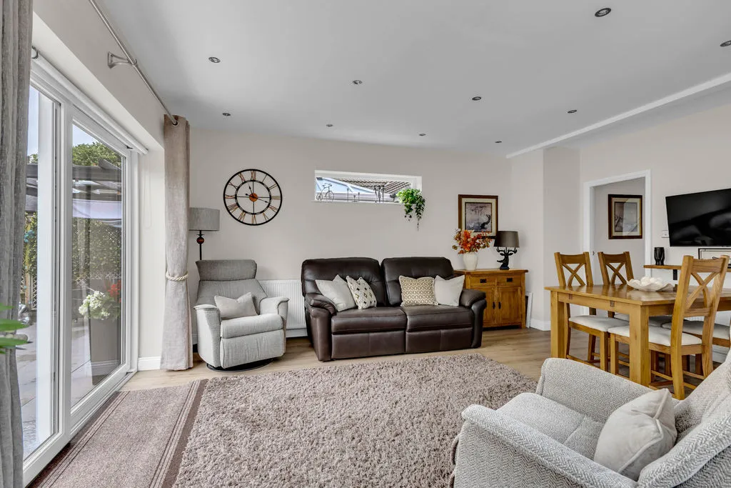 Ladyhouse Close Milnrow, Rochdale OL16 4EB, photo 8