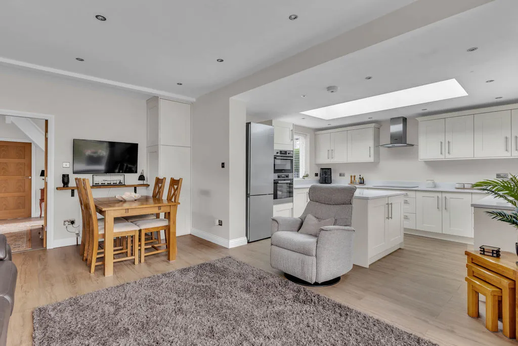 Ladyhouse Close Milnrow, Rochdale OL16 4EB, photo 6
