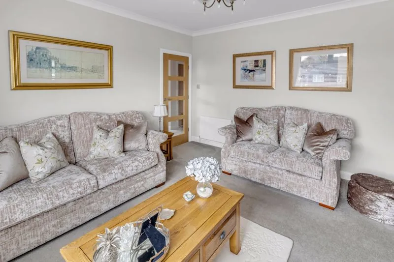 Ladyhouse Close Milnrow, Rochdale OL16 4EB, photo 5