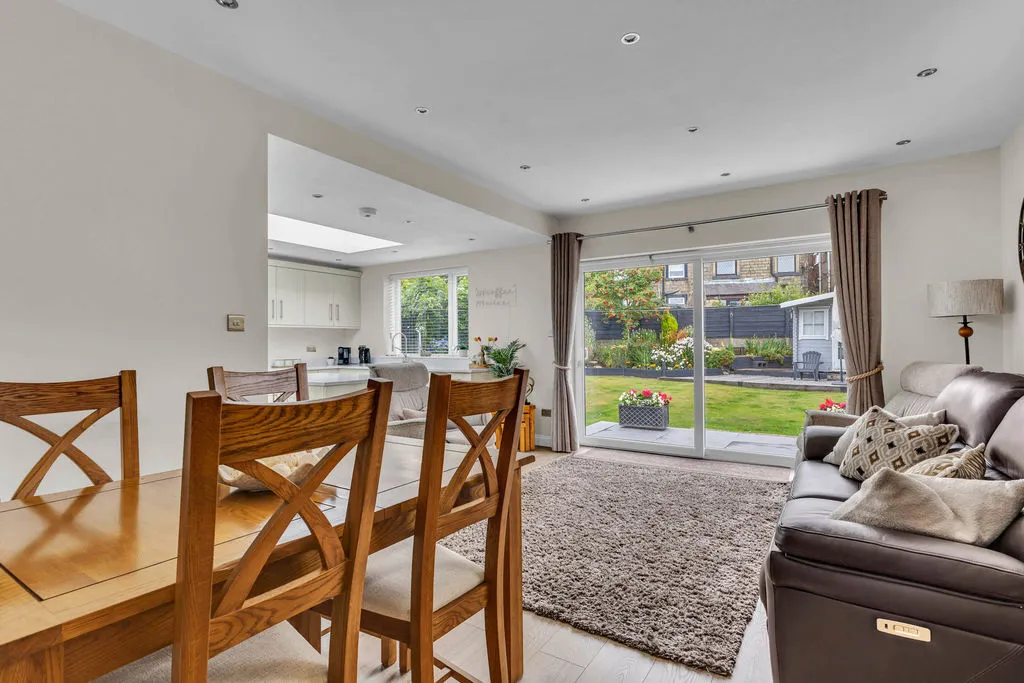 Ladyhouse Close Milnrow, Rochdale OL16 4EB, photo 9