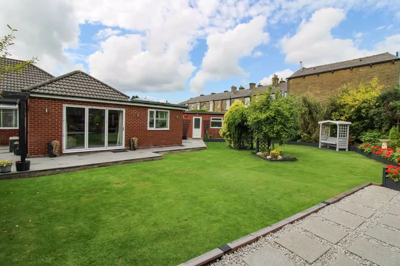 Ladyhouse Close Milnrow, Rochdale OL16 4EB, photo 21