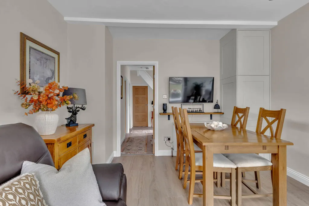 Ladyhouse Close Milnrow, Rochdale OL16 4EB, photo 10