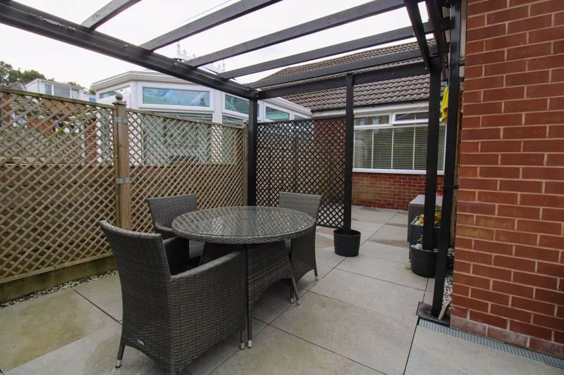 Ladyhouse Close Milnrow, Rochdale OL16 4EB, photo 31