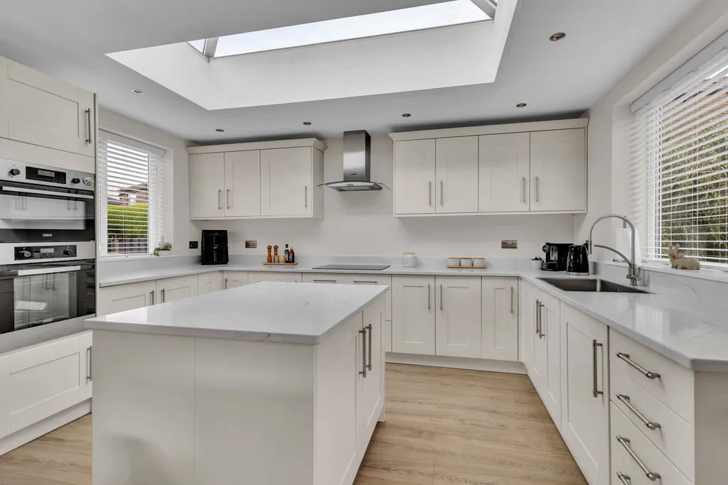 Ladyhouse Close Milnrow, Rochdale OL16 4EB, photo 4