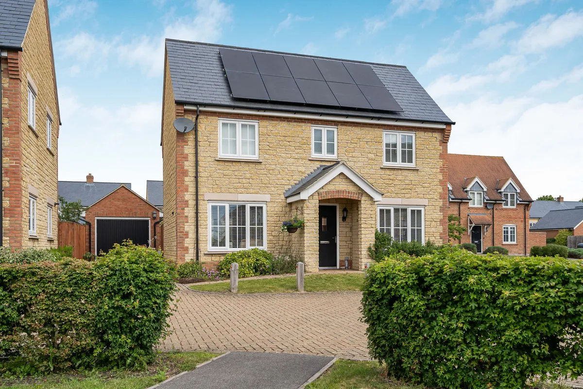 4 bed house for sale, Marsh Road, Ambrosden