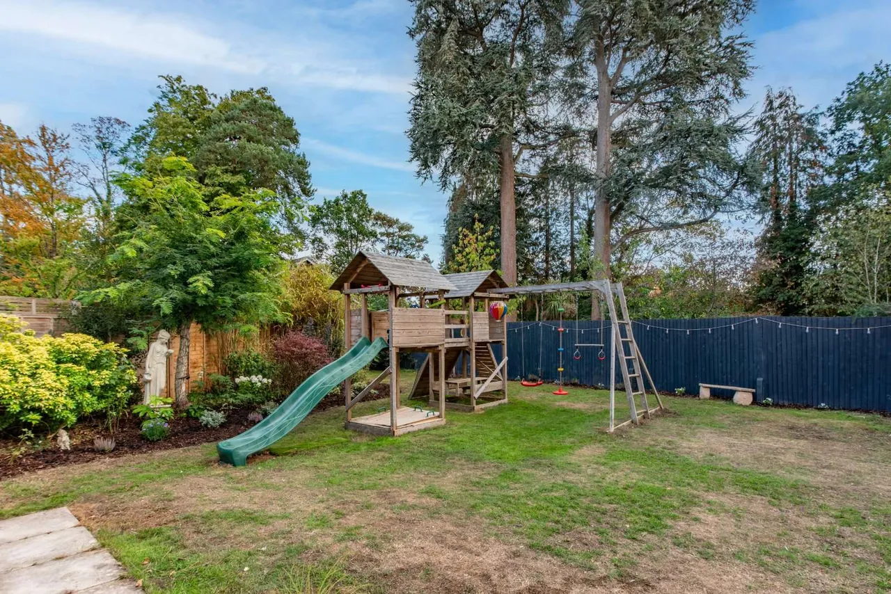 Gorselands, Newbury, RG14, photo 15