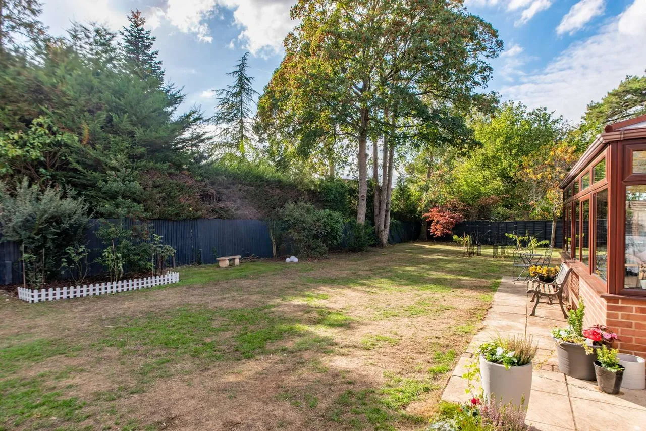 Gorselands, Newbury, RG14, photo 16