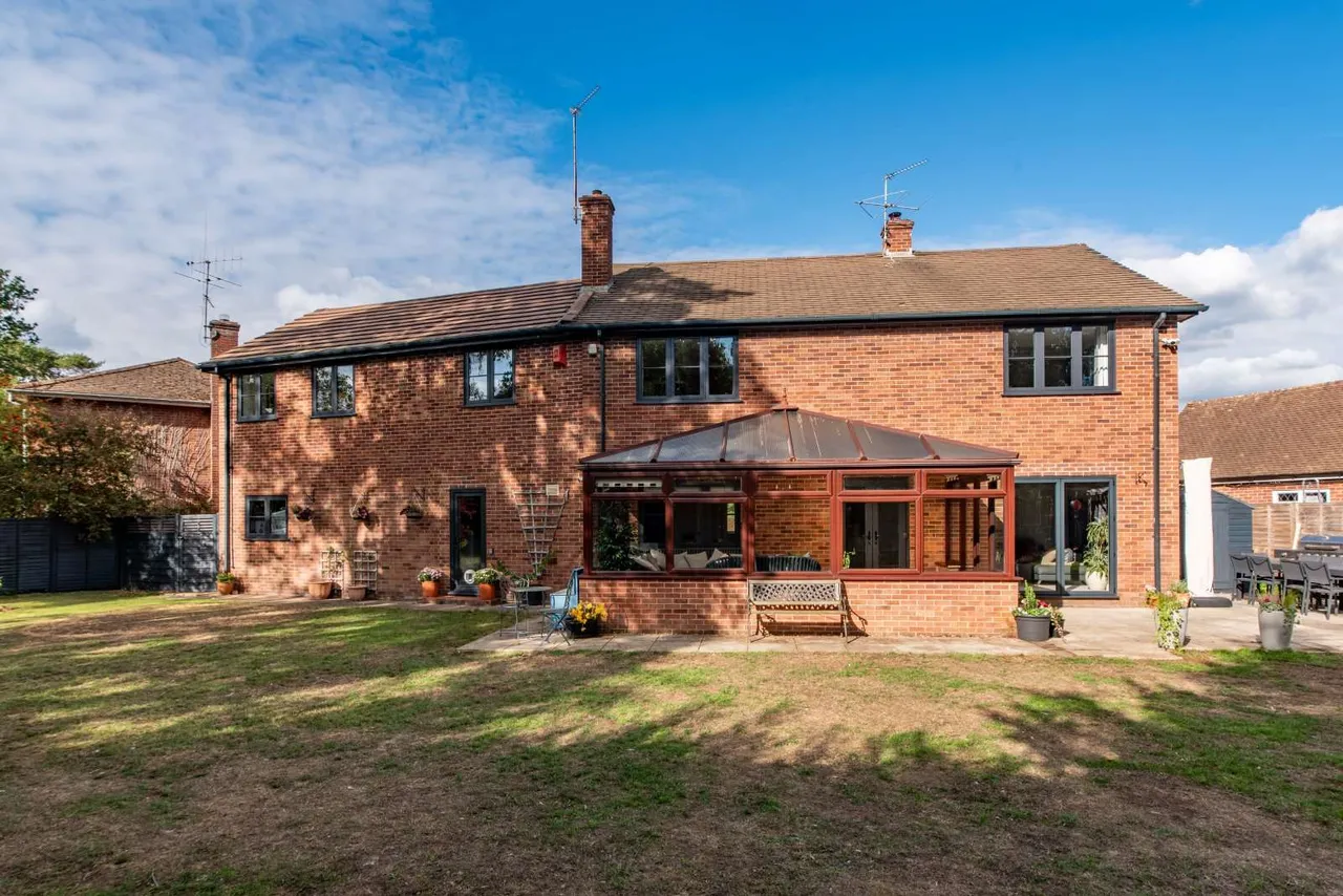 Gorselands, Newbury, RG14, photo 17