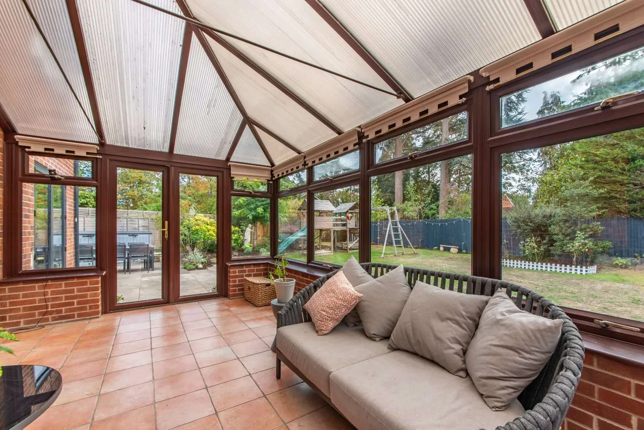 Gorselands, Newbury, RG14, photo 13