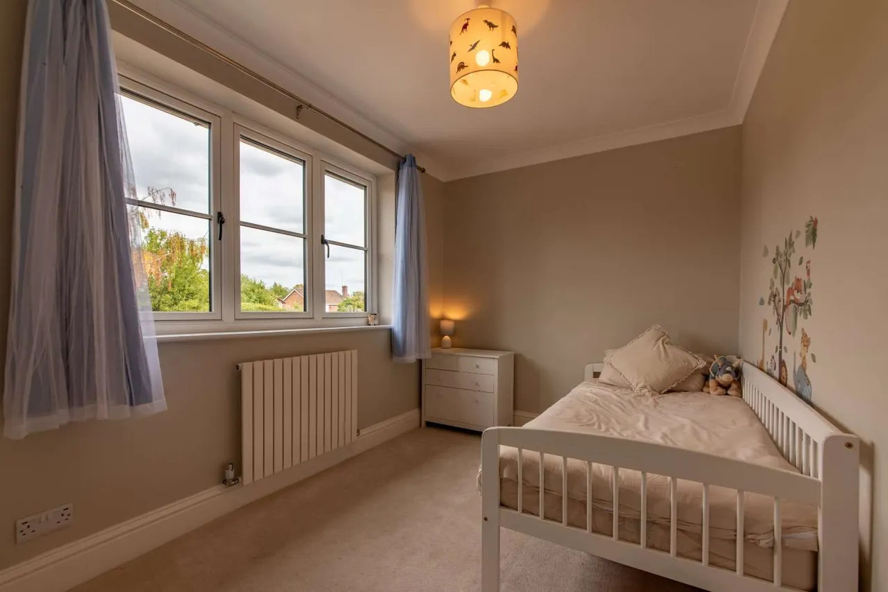 Gorselands, Newbury, RG14, photo 9
