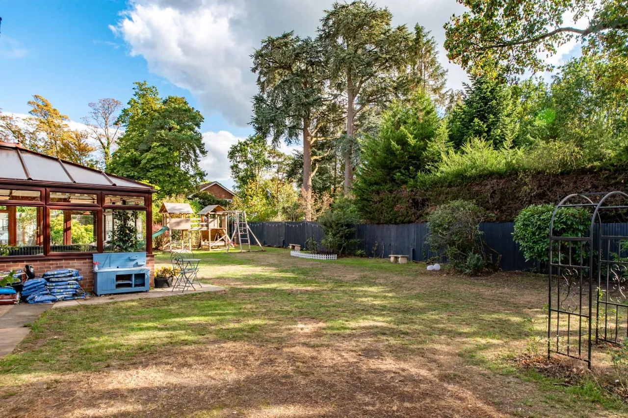Gorselands, Newbury, RG14, photo 14