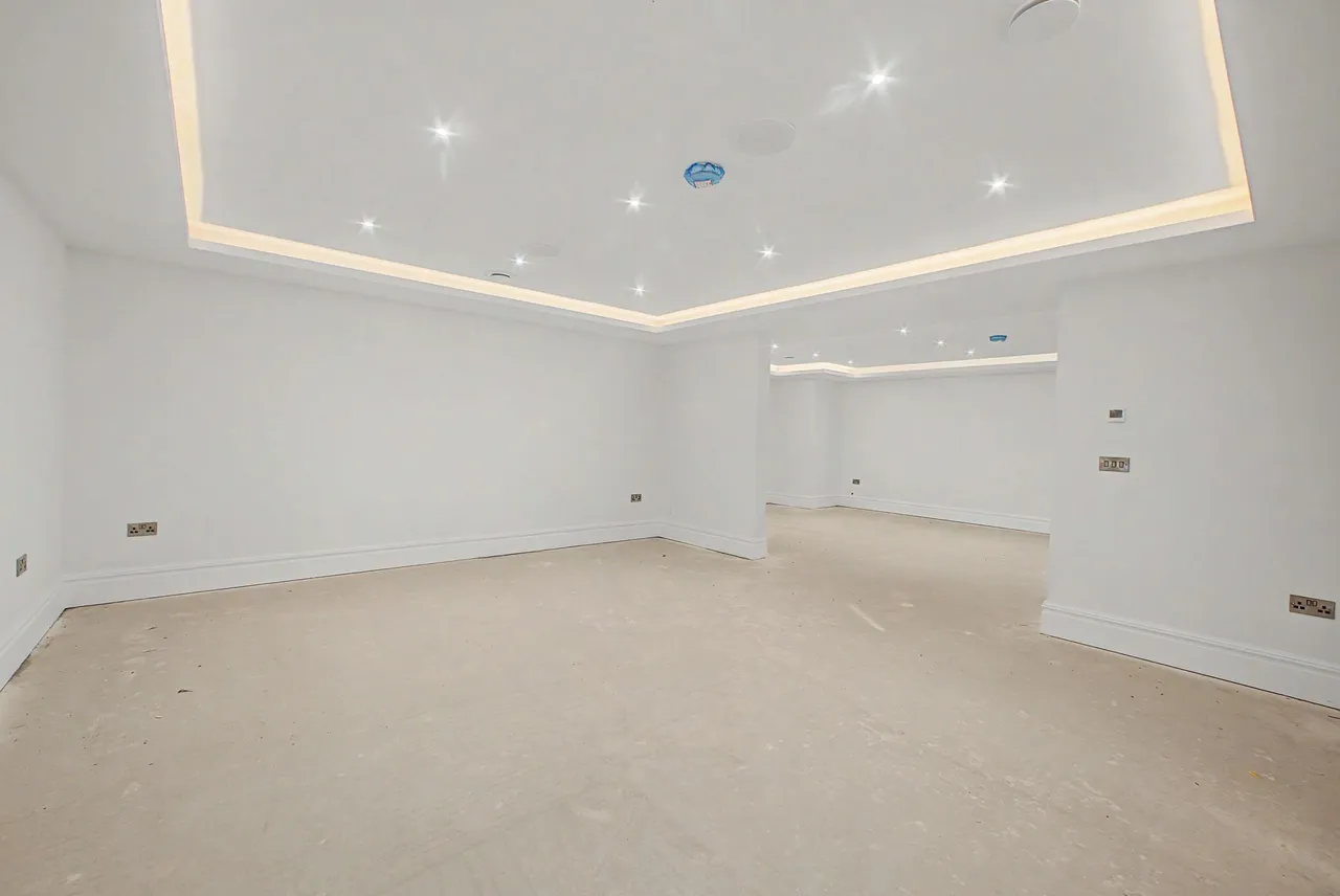 Murieston Road, Altrincham, photo 24