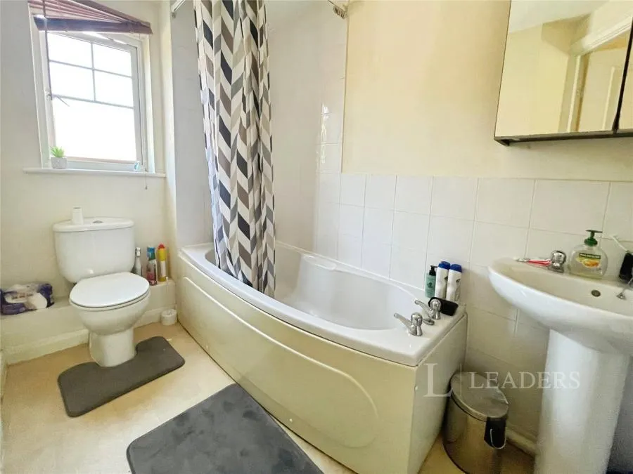St. Andrews Road, Droitwich, WR9, photo 8