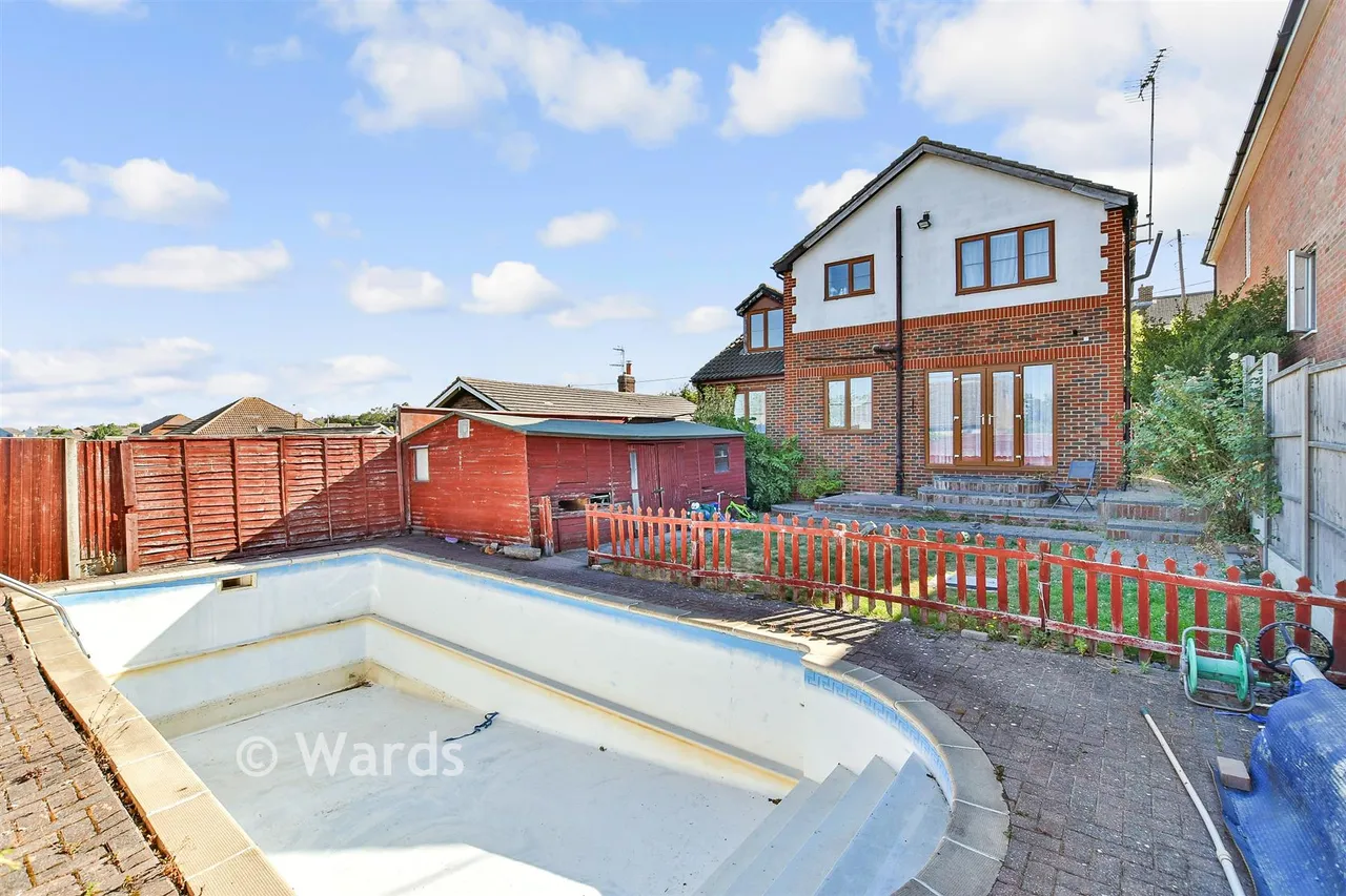 Waverley Avenue, Minster On Sea, ME12, photo 11