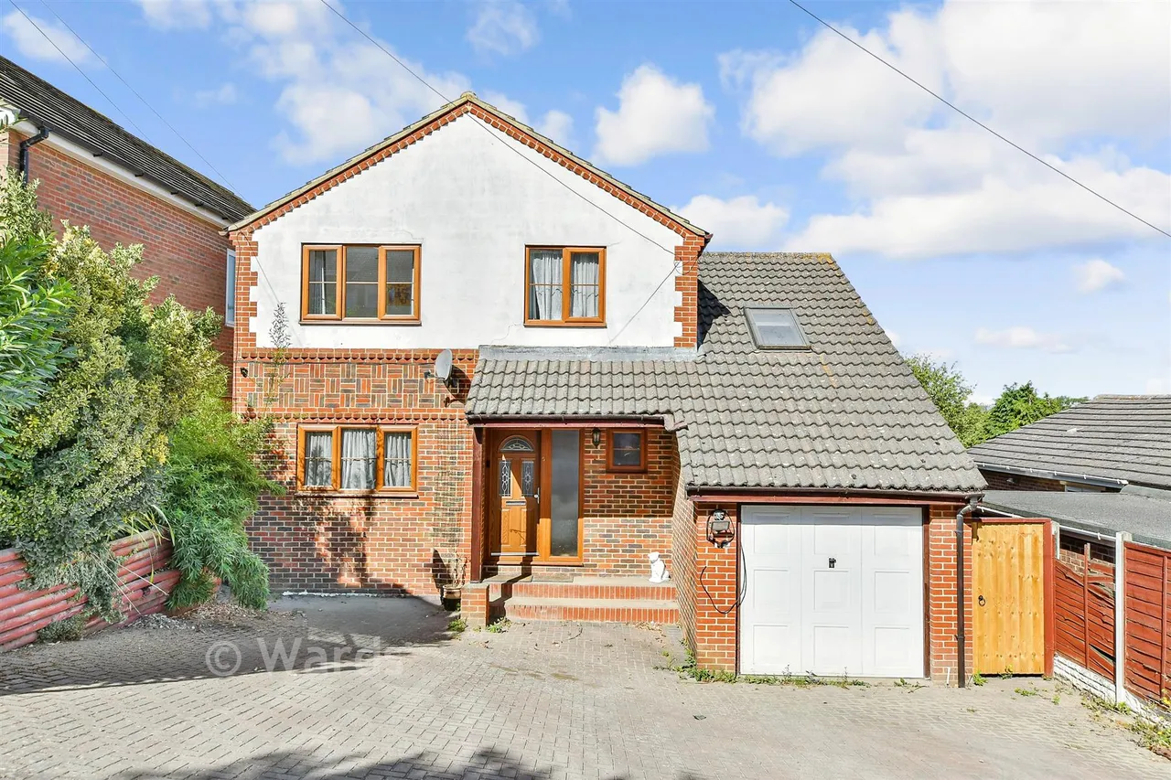 5 bed house for sale, Waverley Avenue, Minster On Sea, ME12