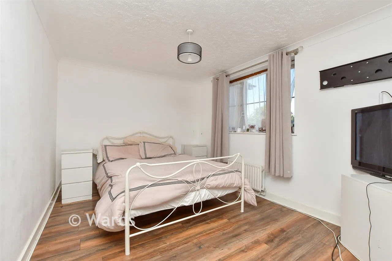 Waverley Avenue, Minster On Sea, ME12, photo 7
