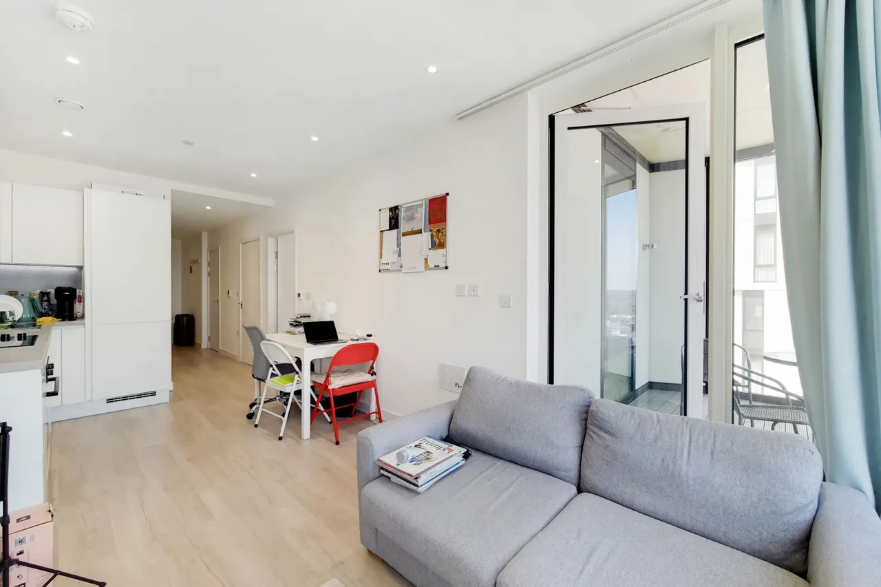 1 bed flat to rent — Flat 89, Hartley Apartments, Perceval Square, College Road, Harrow