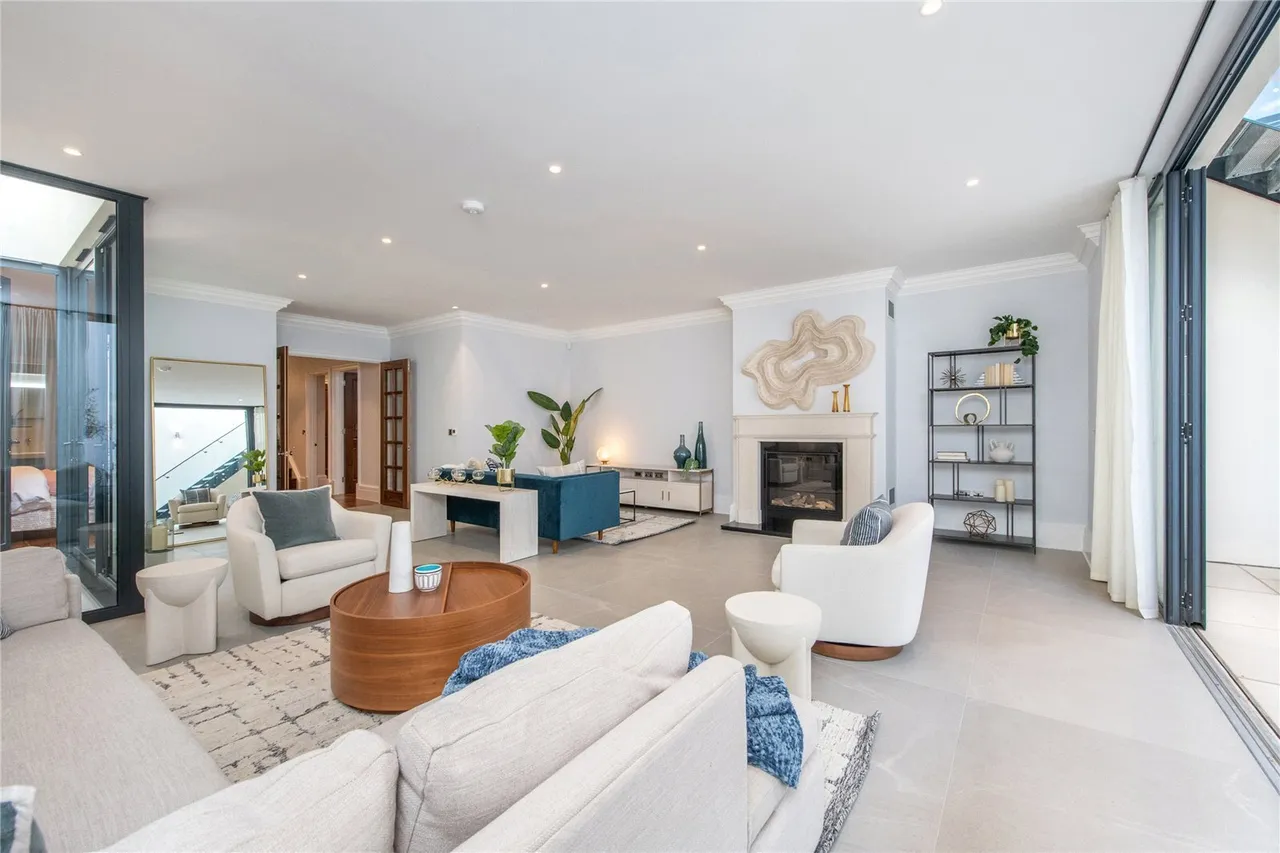 Kings Road, Richmond, TW10, photo 6