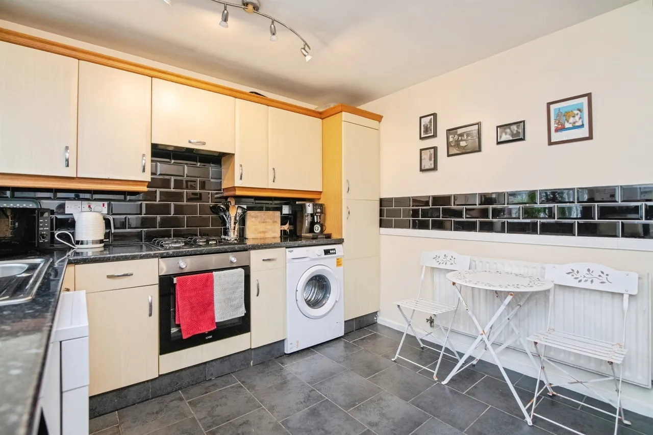 Denbigh Close, Dudley, photo 9