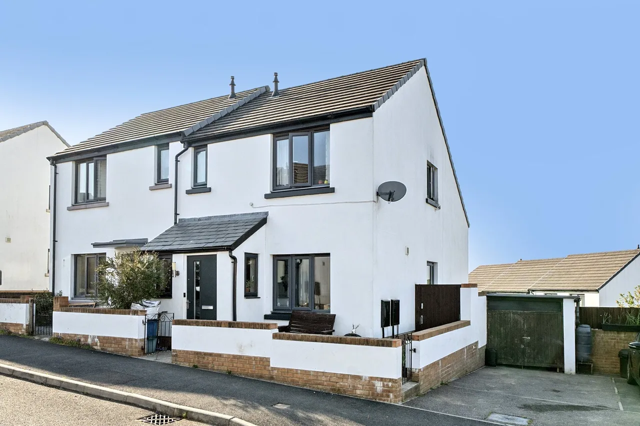 3 bed property for sale — Little Marsh Road, Okehampton, Devon, EX20