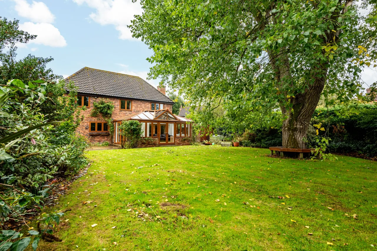 Green Acres Close, Whitchurch, HP22, photo 13