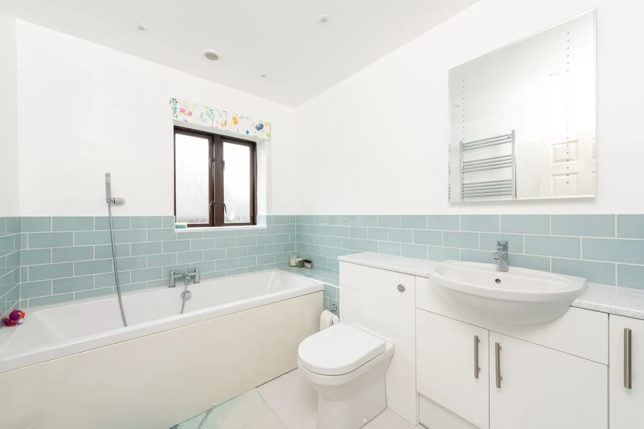Green Acres Close, Whitchurch, HP22, photo 6
