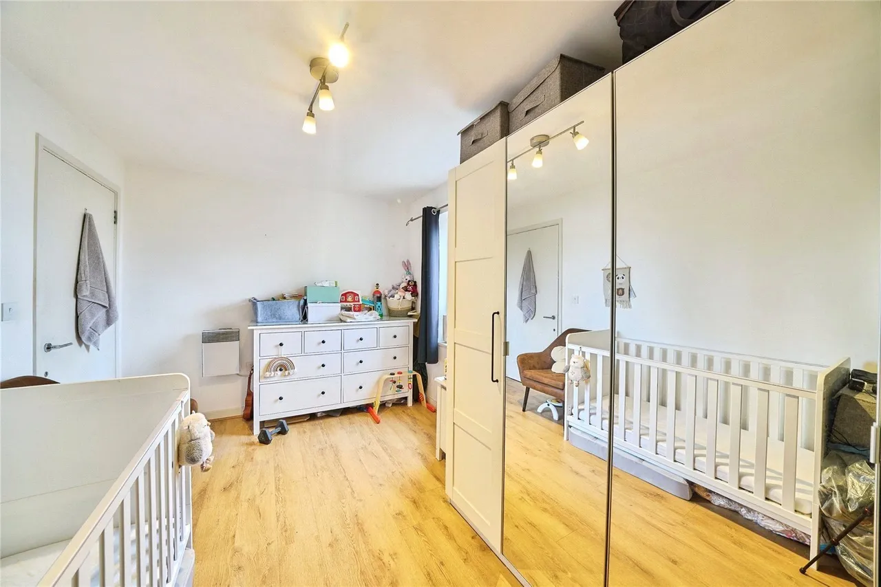 Cam Road, London, E15, photo 12