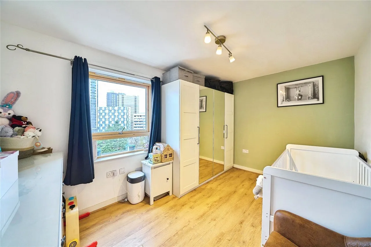Cam Road, London, E15, photo 10
