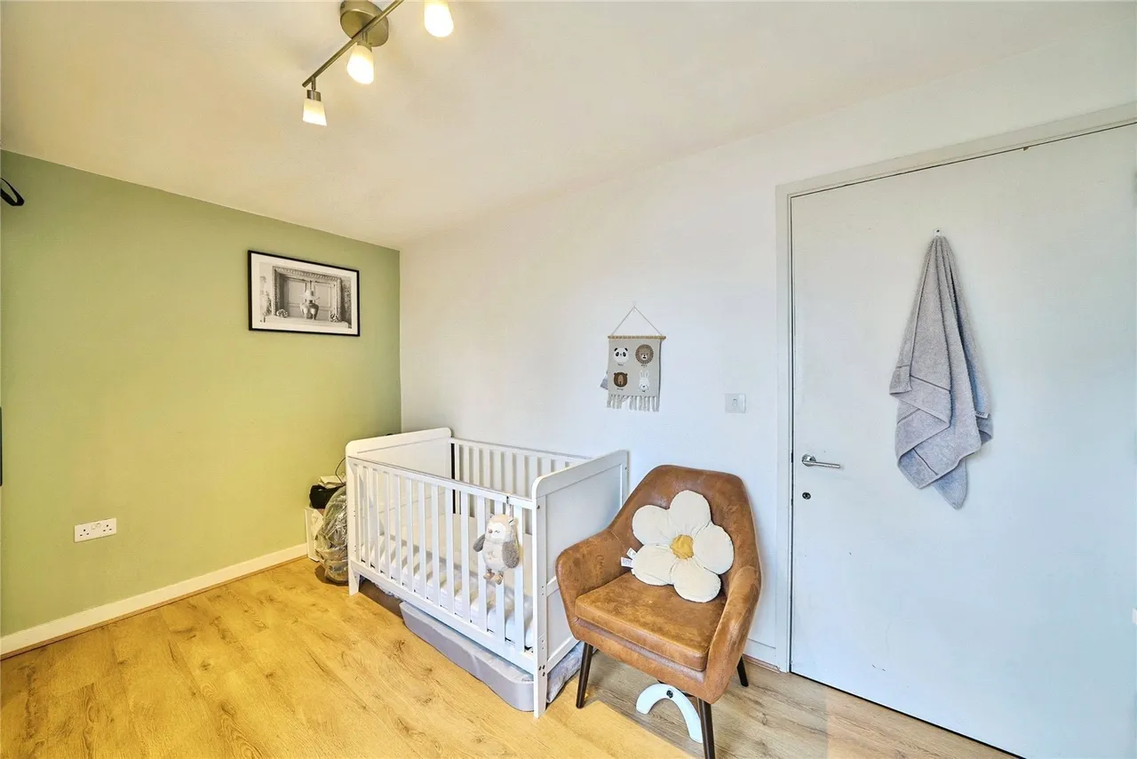 Cam Road, London, E15, photo 11