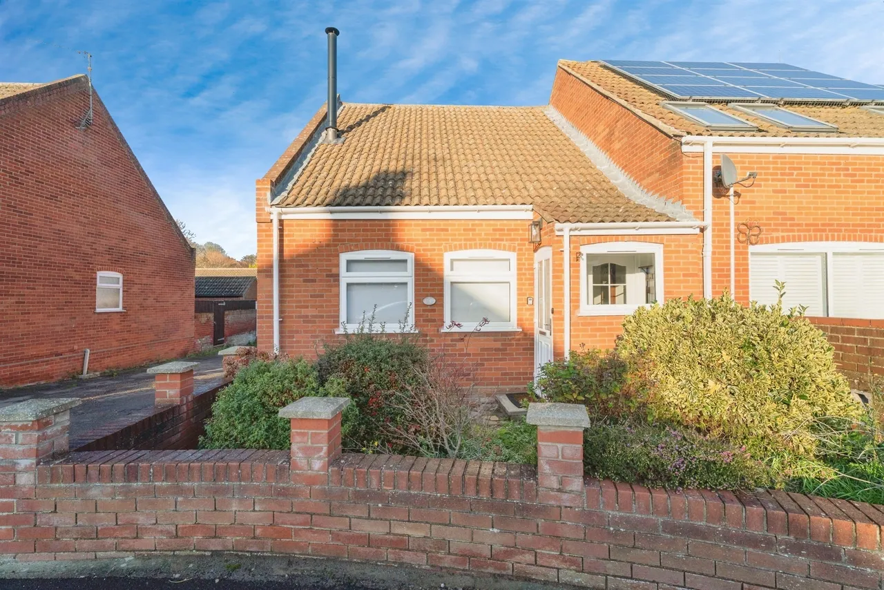 3 bed house for sale, Sandy Lane, Cromer, NR27