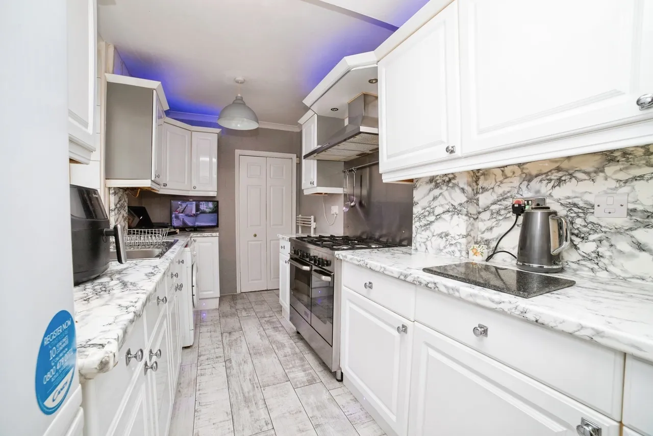 Bath Street, SUTTON-IN-ASHFIELD, Nottinghamshire, NG17, photo 6