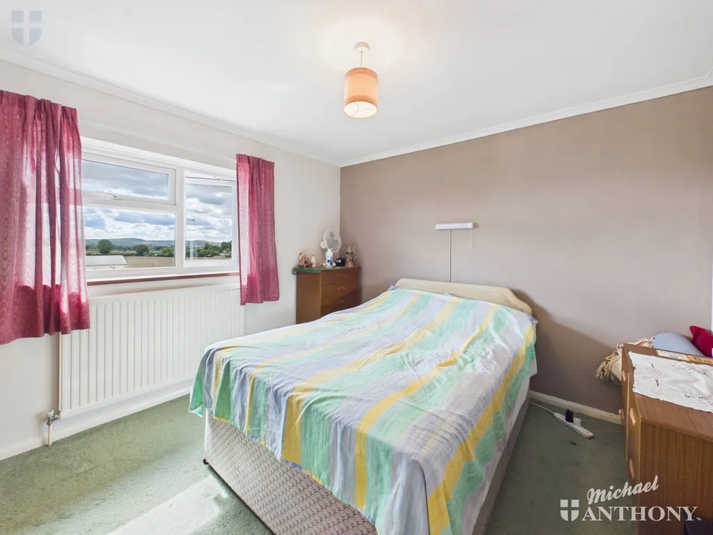 Chiltern Avenue, Stone, Aylesbury, HP17 8QY, photo 5