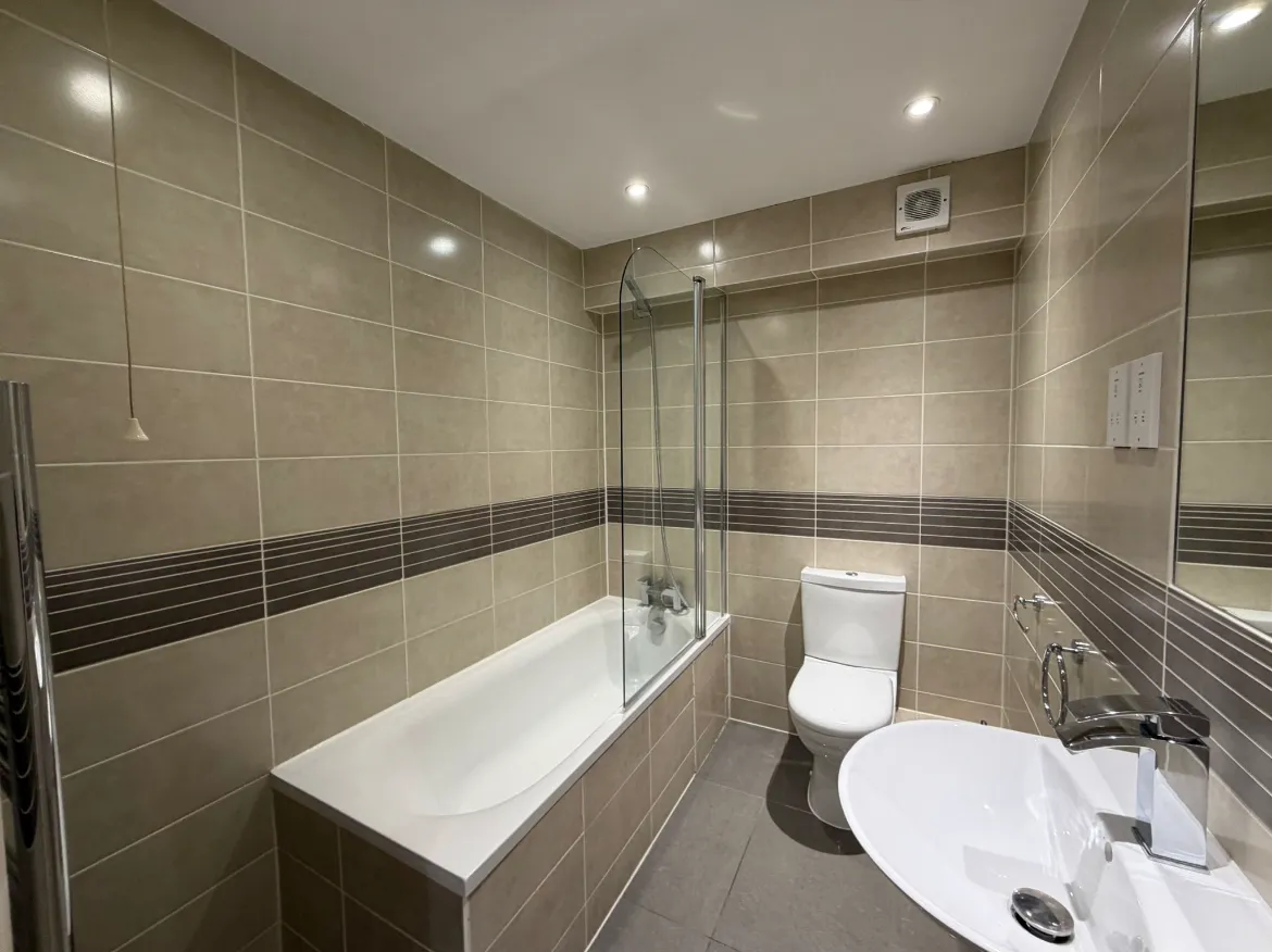 Valentino Place, Ongar Road, photo 3