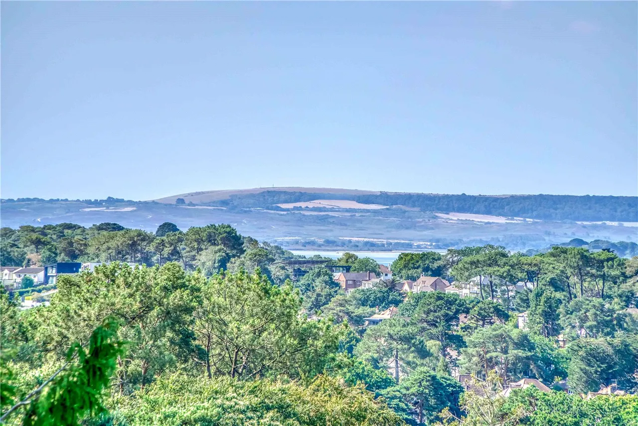 Delhi Close, Lower Parkstone, Poole, Dorset, BH14, photo 5