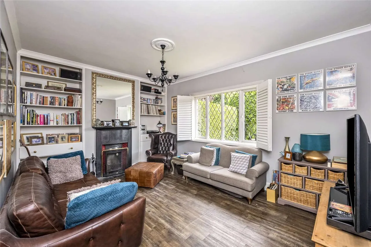 Forest Road, Horsham, West Sussex, RH12 4HJ, photo 2